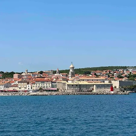 Mit Blick Auf Und Grossem Balkon *