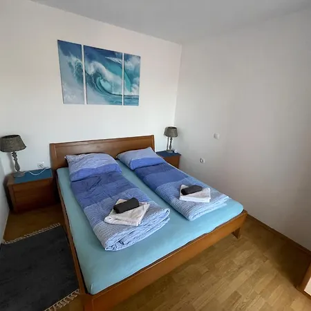 Mit Blick Auf Und Grossem Balkon Apartman *