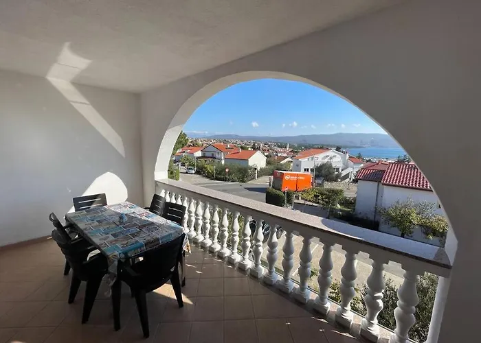 Mit Blick Auf Und Grossem Balkon *