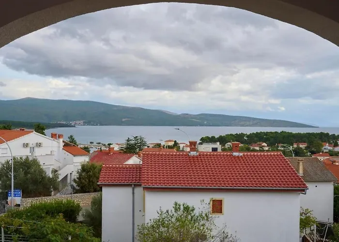 Mit Blick Auf Und Grossem Balkon *