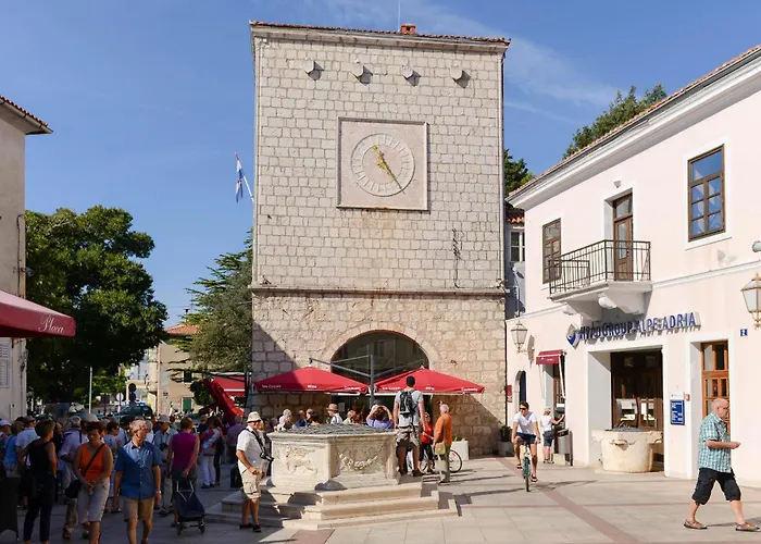 Mit Blick Auf Und Grossem Balkon *