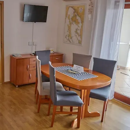 Mit Blick Auf Und Grossem Balkon Apartment