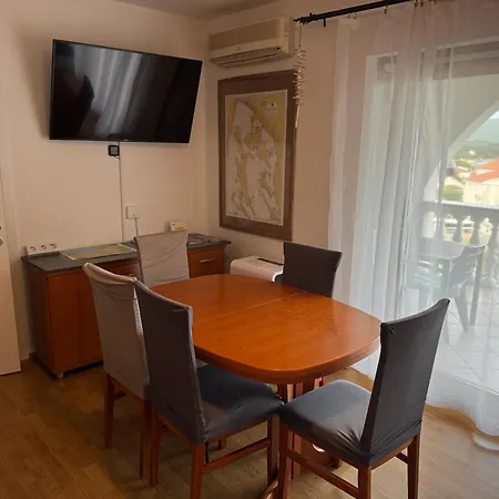 Mit Blick Auf Und Grossem Balkon