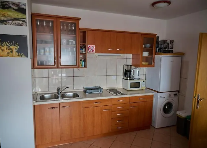 Mit Blick Auf Und Grossem Balkon * Krk Town